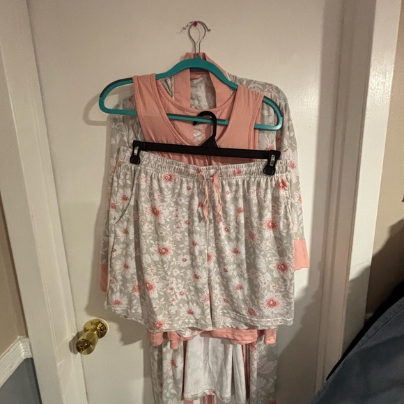 Floral Print Pajama Set in Pink and Cream - Picture 6 of 7